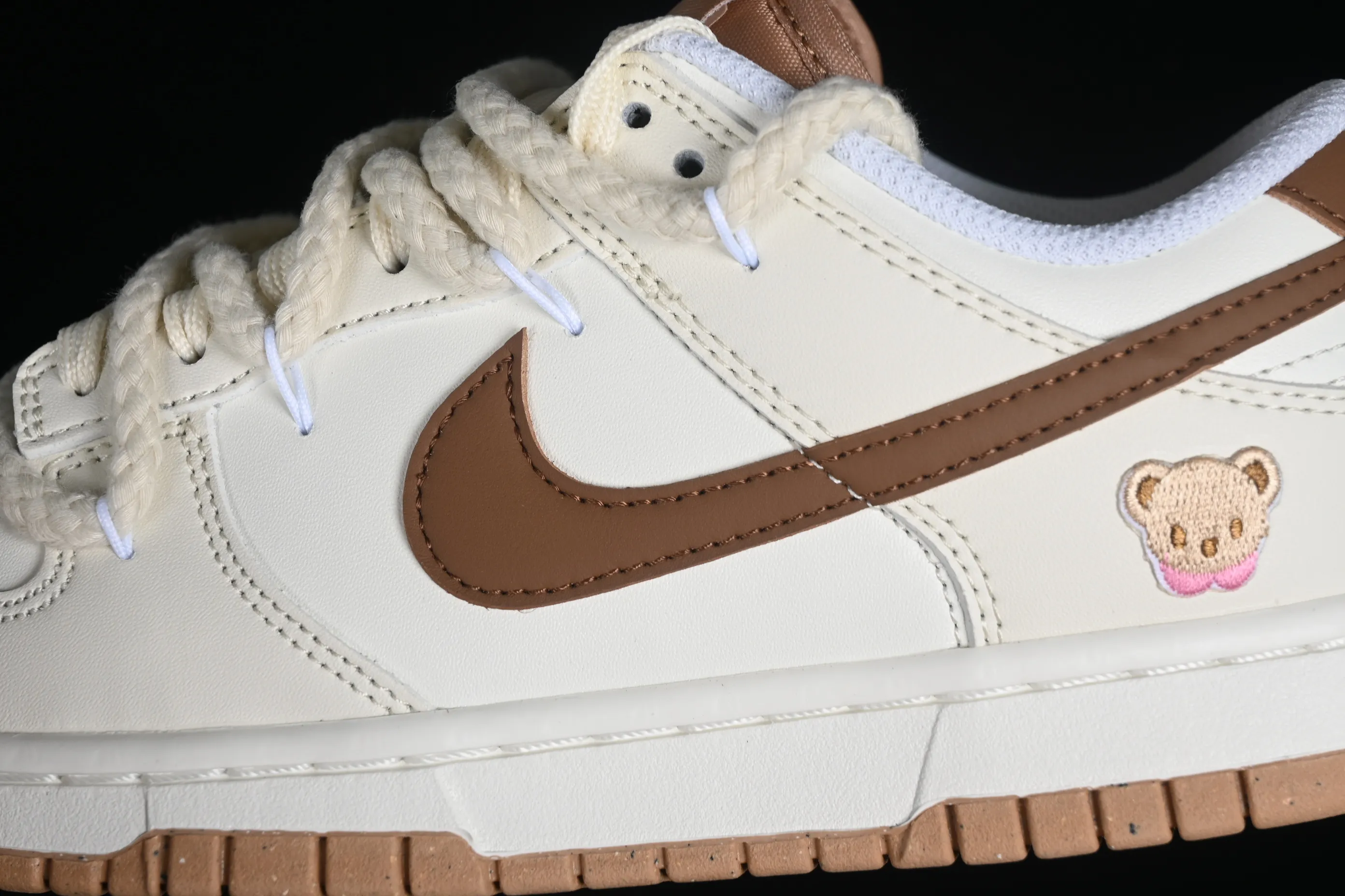 All Categories Nk SB Dunk Series Nk SB Dunk Low Low-top Sneakers Nk Dunk Low Next Nature "Hemp" Trick-or-treat Doll Soybean Milk Bear Maillard Simple and Versatile SB Strap Low-top Casual Sneakers DD1873-200